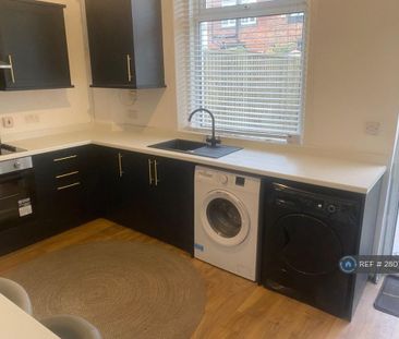 3 bedroom terraced house to rent - Photo 5