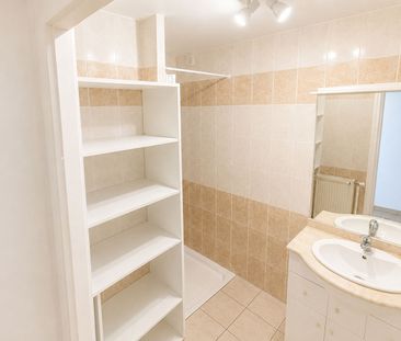 Location Appartement 3 pièces 69m² - Photo 4