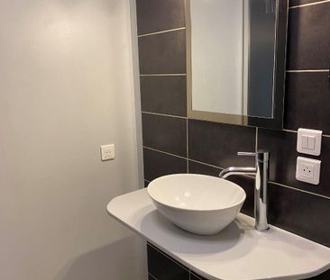 Une maison comprenant : Rdc ; salon séjour avec feu à bois, cuisine... - Photo 6