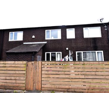 3 bedroom House in Willow Close, Leeds - Photo 2