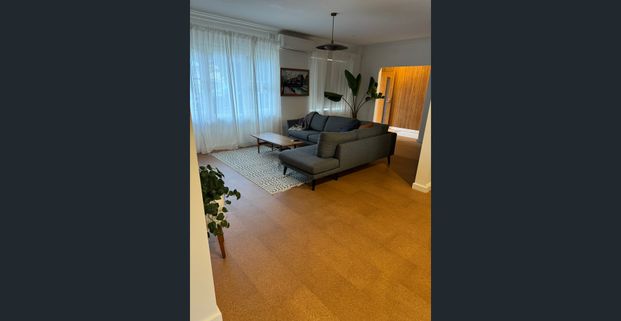 Charming 3-Bedroom Home for Rent in a Prime Location - Photo 1