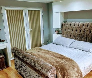 5 bedroom terraced house to rent - Photo 4