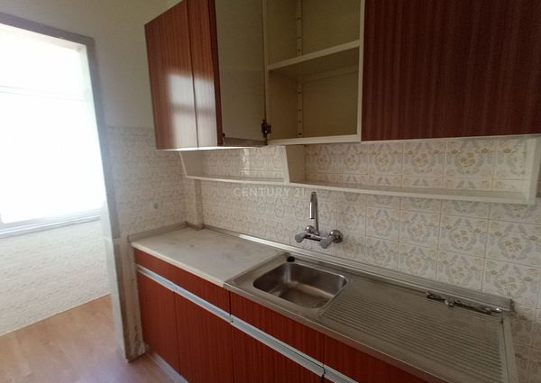 Apartamento T1 para Arrendamento no Forte da Casa