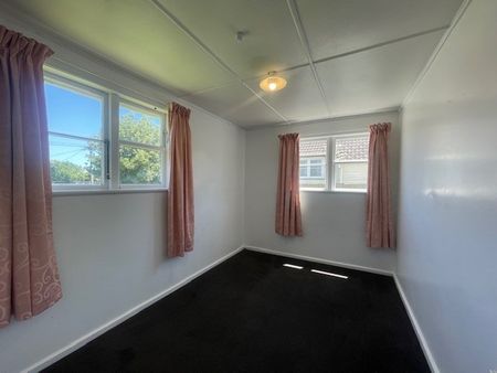 182 Egmont Street, Patea - Photo 4