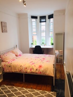 Room in a Shared Flat, Scott Ellis Gardens, NW8 - Photo 1
