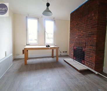 2 bedroom barn conversion to rent - Photo 2
