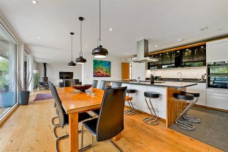 4 bedroom detached house to rent - Photo 3