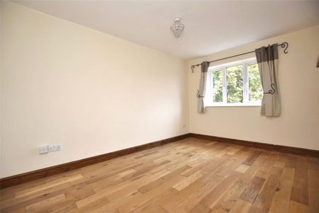 3 bedroom end of terrace house to rent - Photo 3