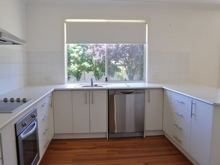 Prime Location Close to Schools & Shops! - Photo 5