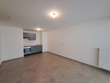 Location Appartement 2 pièces 45m² THONON LES BAINS 74200 - Photo 2