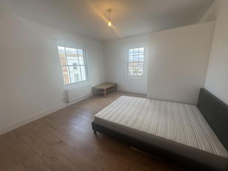 West Street, Fareham - Photo 4