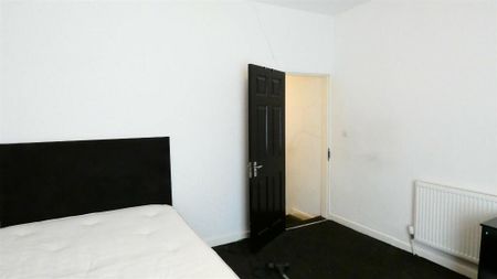 Room in a Shared House, Romney Street, M6 - Photo 4