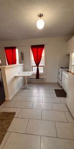 For Lease - 447 Dovercourt Road Unit# 3rd Floor, Toronto, Ontario - Photo 4