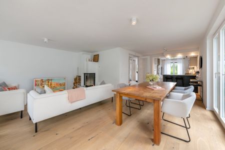 Großzügiges, perfekt gegliedertes Familiendomizil mit sonnigem Garten - Photo 3