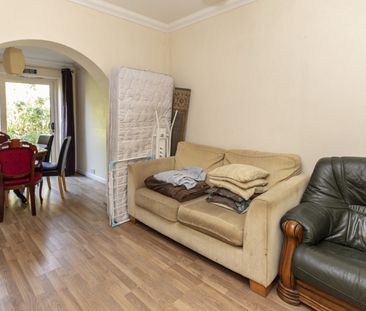 5 Bed Student House on Evelyn Road - Photo 1