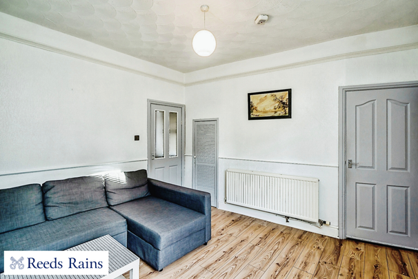 2 bedroom end of terrace house to rent - Photo 1