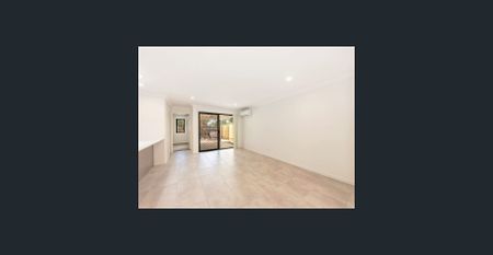 Beautiful duplex in quiet complex. - Photo 3