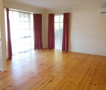 Walk to Glendal Primary School - Photo 3