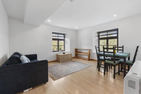 2 bedroom flat to rent - Photo 2