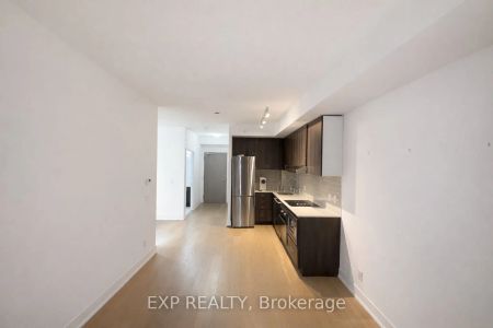 7 Kenaston Gardens #503 - Photo 3