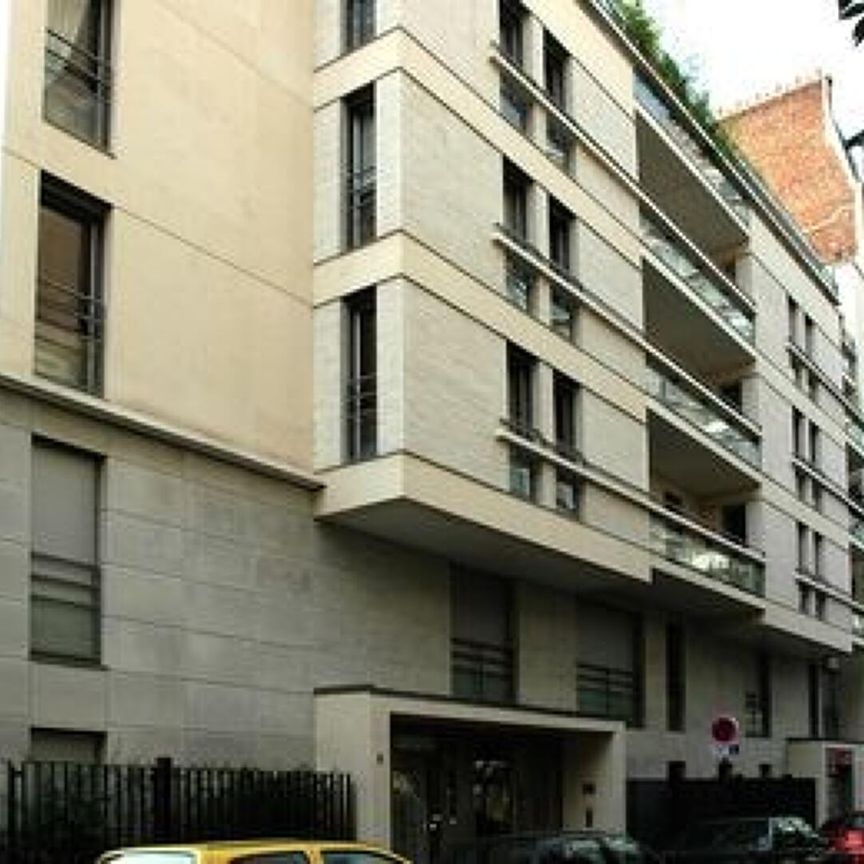 location Appartement T3 DE 68.5m² À PARIS - Photo 1