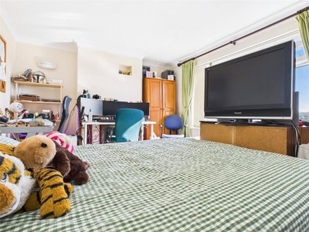 4 bedroom semi-detached house to rent - Photo 3