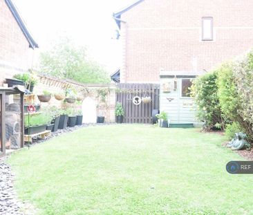 2 bedroom end of terrace house to rent - Photo 4