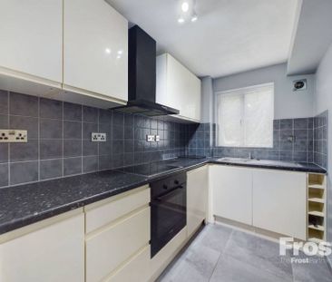 Redford Close, Feltham,TW13 - Photo 3