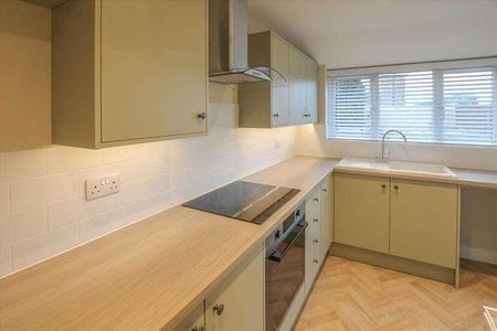 The Leys, Woodford, NN14 - Photo 4