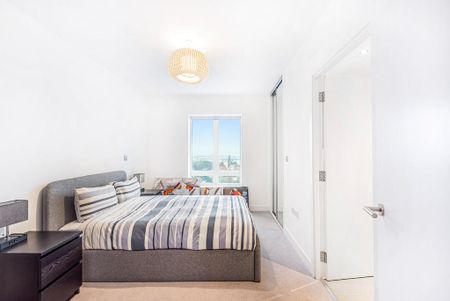 3 bedroom flat to rent - Photo 3
