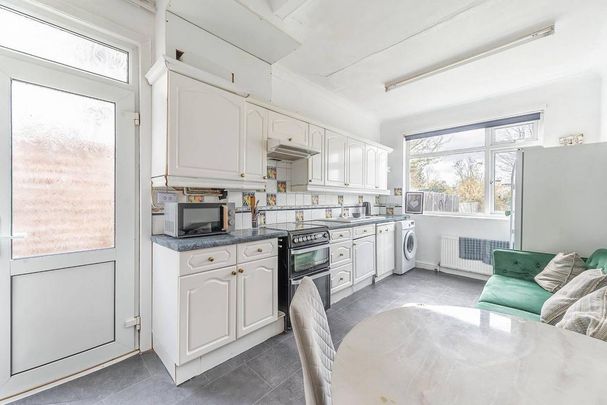 4 bedroom semi-detached house to rent - Photo 1