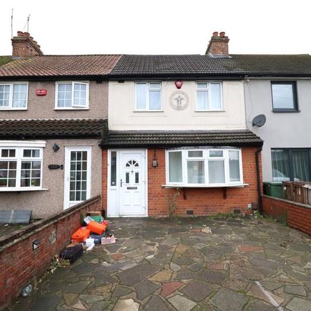 3 bedroom terraced house to rent - Photo 3