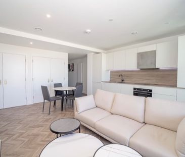 1 Bed Flat, Gillender St, E3 - Photo 3