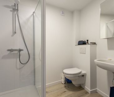 Beautiful furnished student room near the station! - CURRENTLY UNDE... - Foto 3