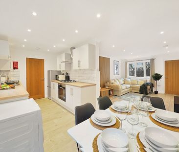 4 Bed Semi-Detached House, Barnsdale Road, RG2 - Photo 4