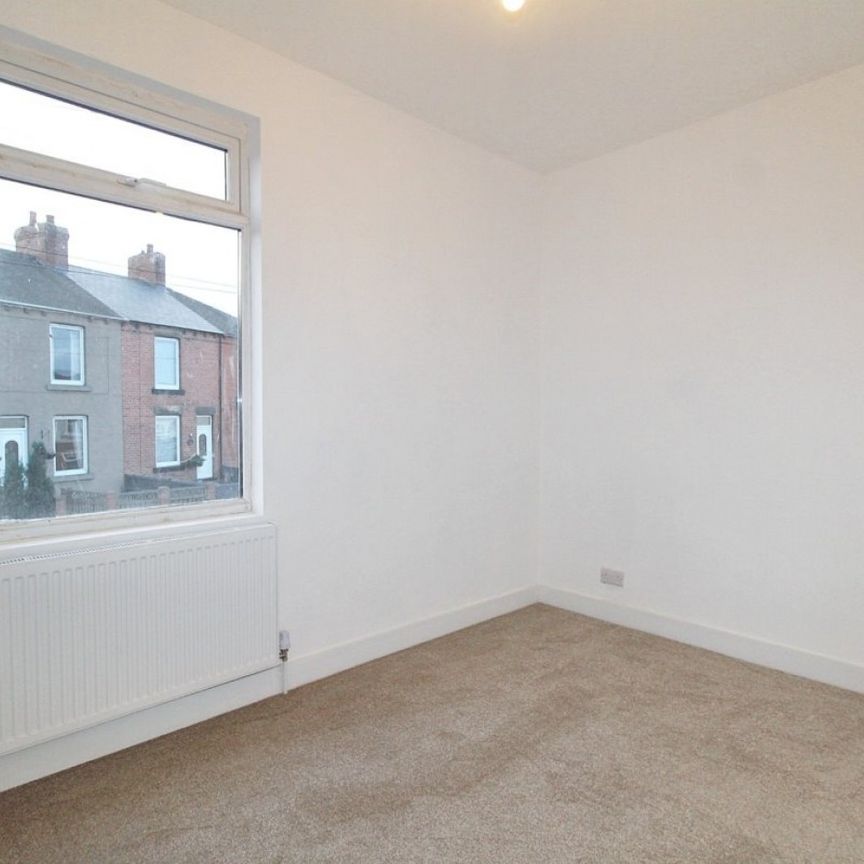 3 bed Terraced - To Let - Photo 1
