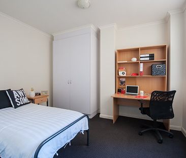 Melbourne | Student Living on Flinders | 2 Bedroom Large - Photo 3