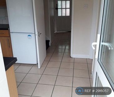 3 bedroom terraced house to rent - Photo 4