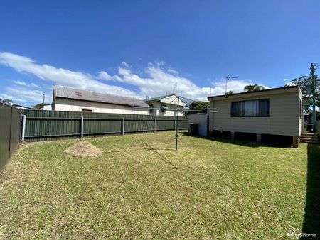 6 Albert Street, Edgeworth, NSW 2285 - Photo 2