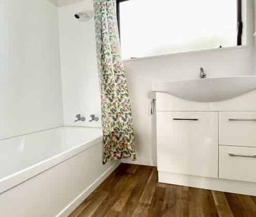 Spacious 3-Bedroom Home for Rent in Otahuhu, Auckland - Photo 3