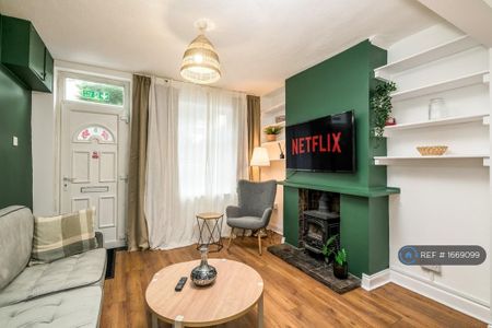 2 bedroom terraced house to rent - Photo 3