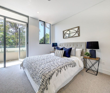 Luxurious One-Bedroom Apartment in Prestigious 'Tilia' - Walk to Li... - Photo 1