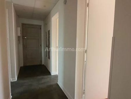 Location Appartement 4 pièces 65 m2 à Lourdes - Photo 2