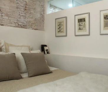 Apartamento de alquiler en Barri Gòtic - Photo 1