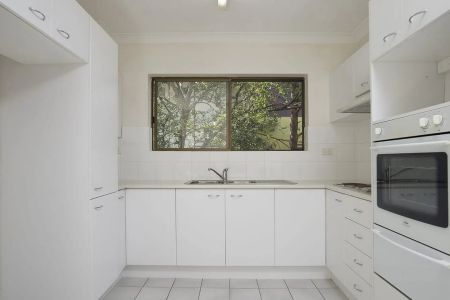 Spacious Unit in Prime Location - Photo 3
