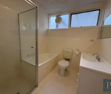 “STYLISH TOWNHOUSE LIVING” - Photo 6