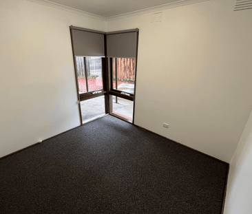 Renovated Home Just A Short Stroll From Mid Valley Shopping Centre - Photo 6