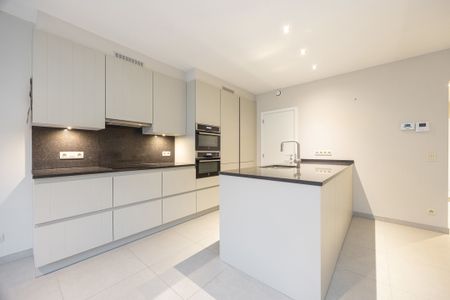 Gelijkvloers appartement met tuintje in centrum Sint-Antonius - Photo 5