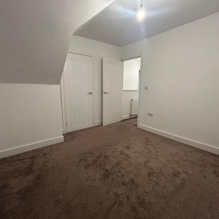 3 bedroom end of terrace house to rent - Photo 1