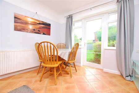 4 bedroom semi-detached house to rent - Photo 5